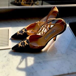 Manolo Blahnik black and cream heels suede and leather